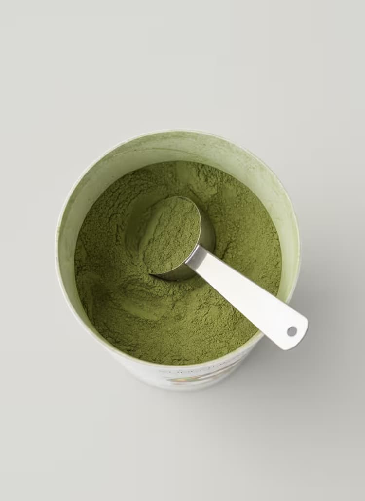 Coge una cucharada de 5 gramos de SuperAlimento